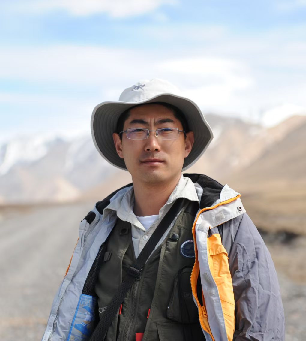 爱体育·（中国）手机网页版创新论坛第一千九百三十九讲：青藏高原东缘低起伏高原面多阶段多成因演化过程